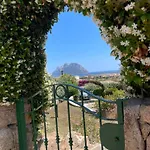 Vista Incredibile Su Tavolara *