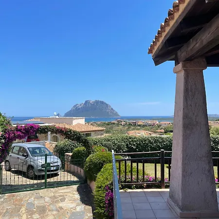 Vista Incredibile Su Tavolara Porto San Paolo (Sardinia)